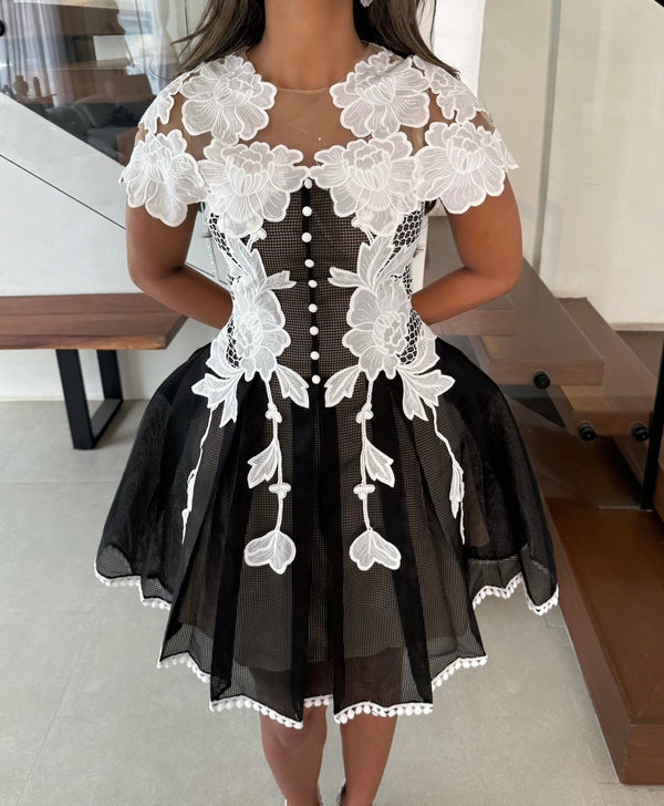 Saasha Black Short